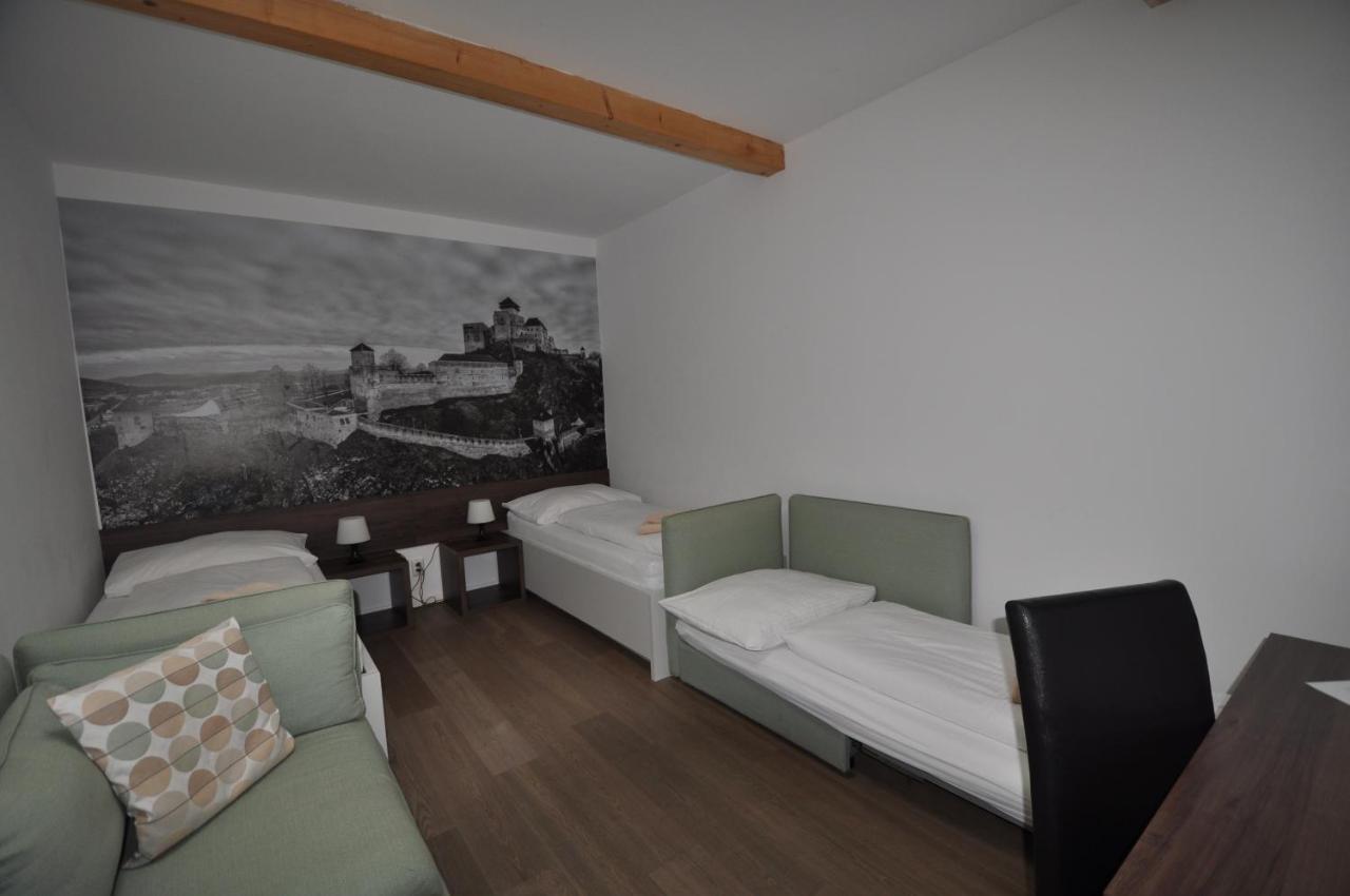 Penzion Arenaostrov Trenčín エクステリア 写真